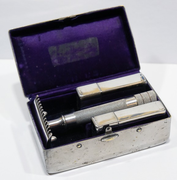 1911 Single Ring Razor 1a.jpg