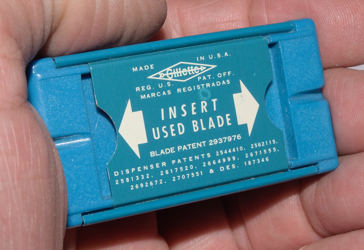 Gillette 1959 15 Super Blue Blade Dispenser Refill 1d.jpg