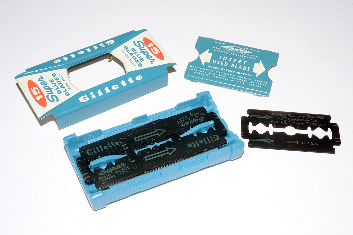 Gillette 1959 15 Super Blue Blade Dispenser Refill 1b.jpg