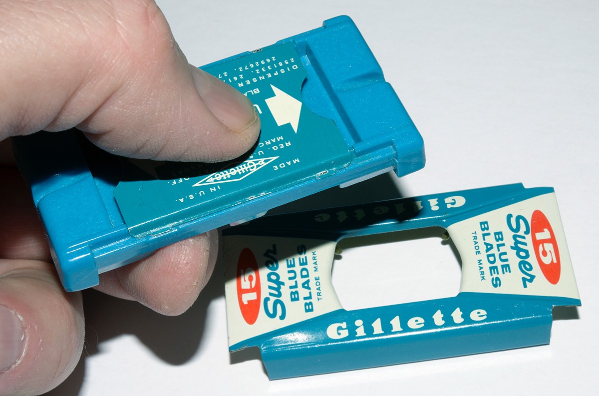 Gillette 1959 15 Super Blue Blade Dispenser Refill 1j.jpg