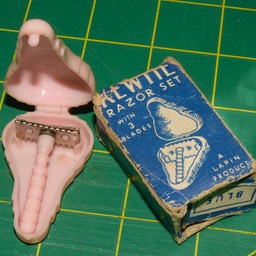 Kewtie Razor 1a