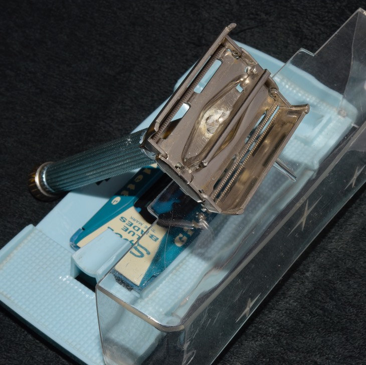 Lady G 1968 Boxed 2.jpg