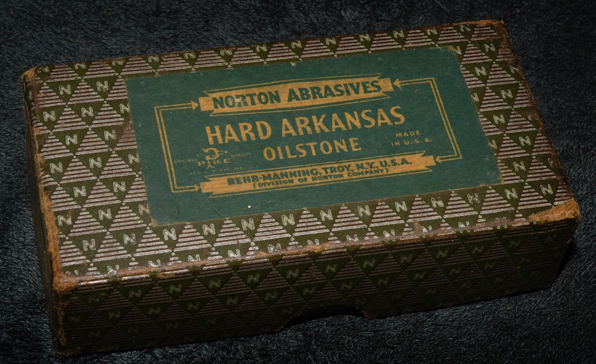 Norton 4 Inch Hard Ark 1940s 1h.jpg